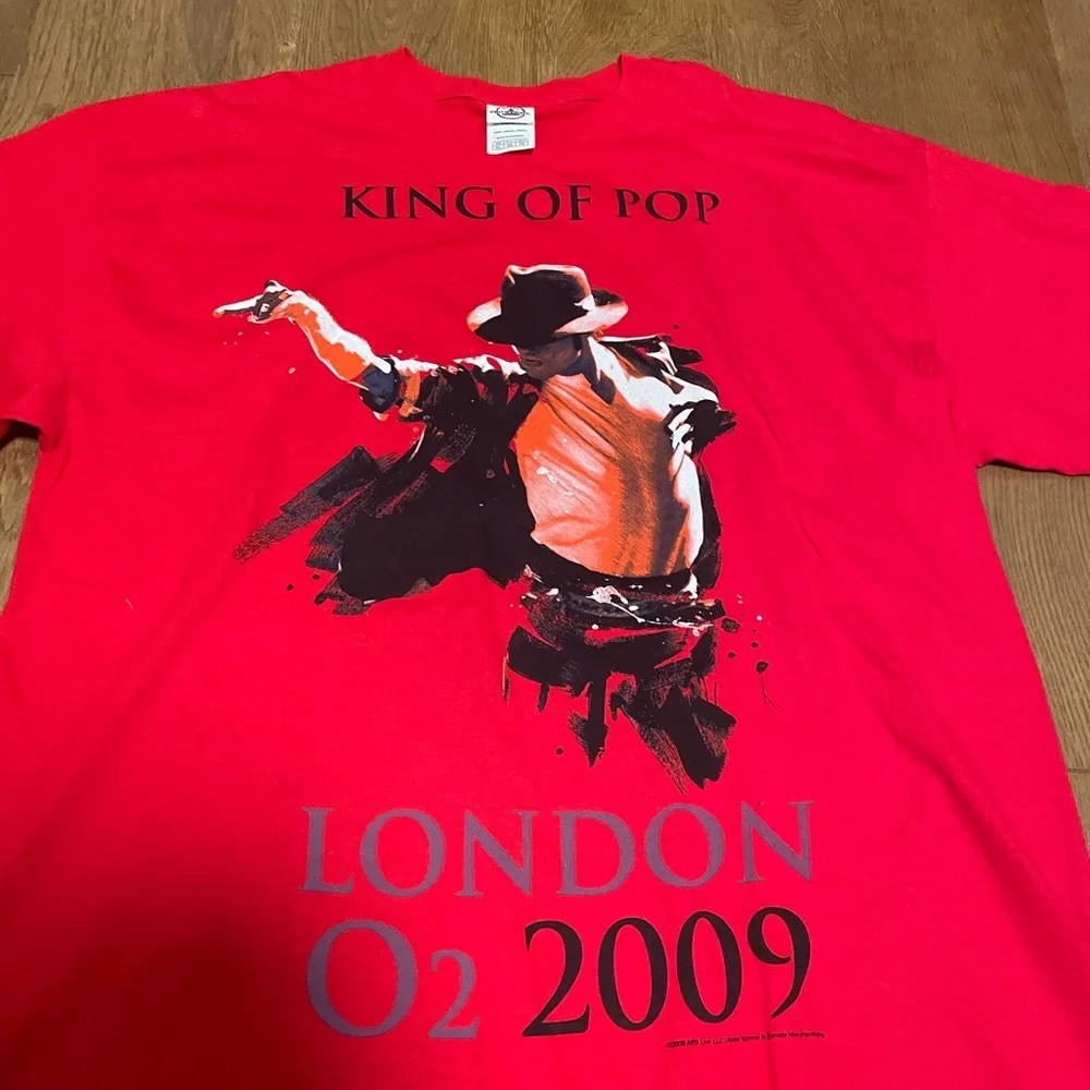 King of Pop London O2 2009 Red Graphic T-Shirt - Picture 3 of 7